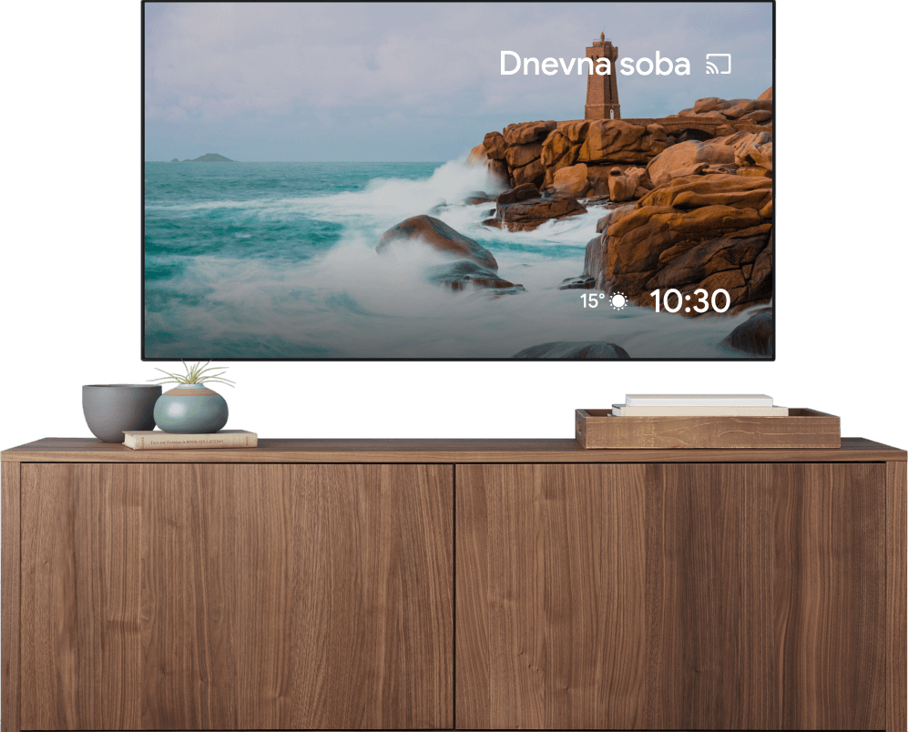 TV zaslon na kojem se prikazuje videozapis osobe koja razvlači tijesto valjkom i na kojem je vidljivo da se taj videozapis emitira s prijenosnog računala.